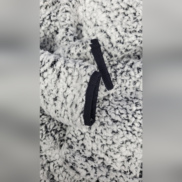 PINK‎ fuzzy Fluffy quarter zip Pullover Teddy Grey Women's Sweater Size M - Picture 10 of 10